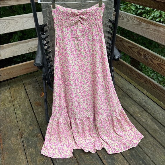 Beautiful pink floral dress - Picture 3 of 5